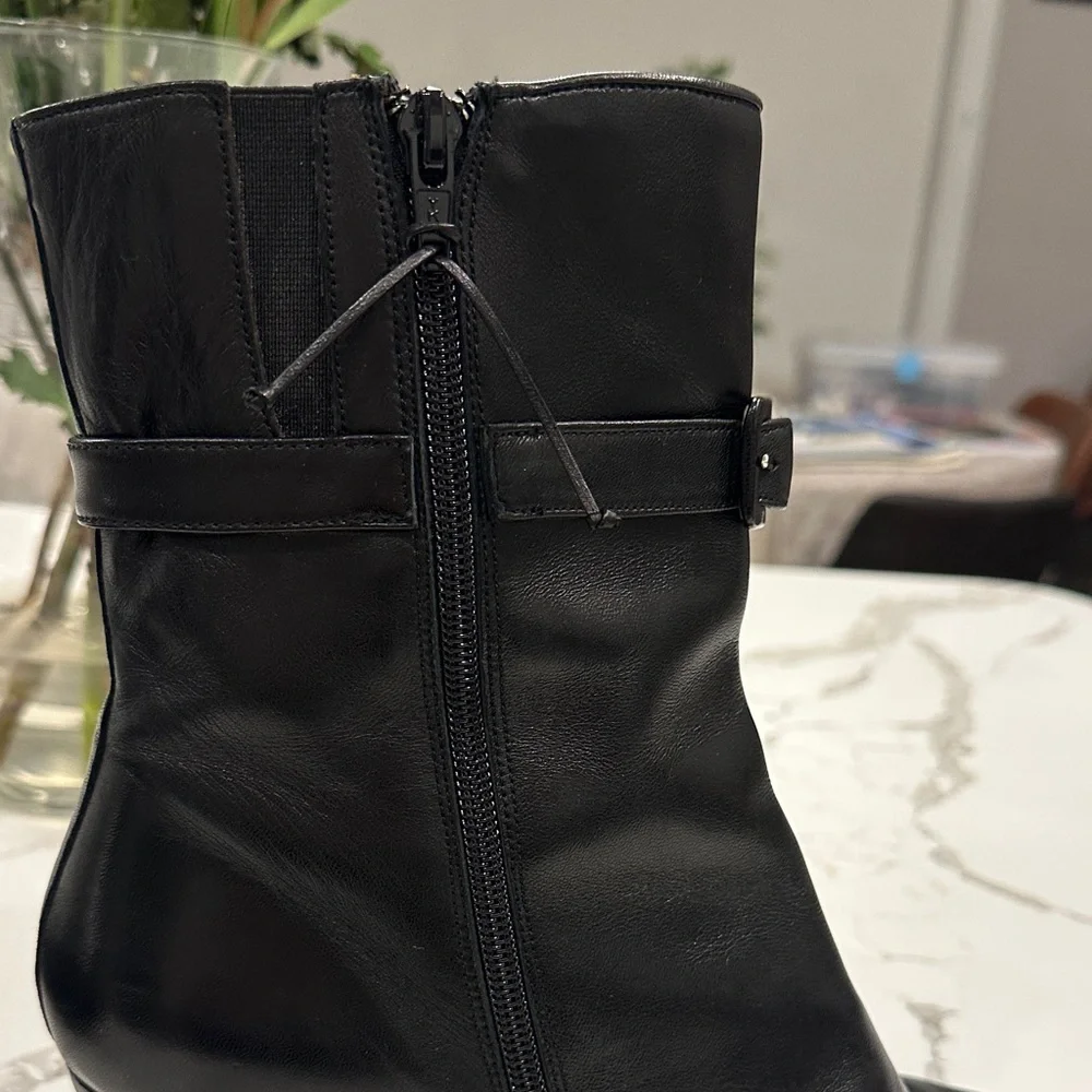 Donald J. Pliner Black Leather Pointed-Toe Mid-Heel Ankle Boots - Picture 8 of 12